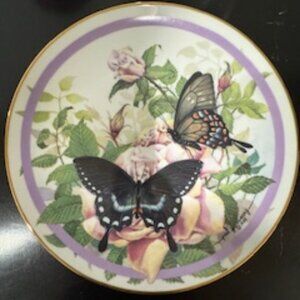 VINTAGE HAMILTON COLLECTION BUTTERFLY GARDEN PLATE